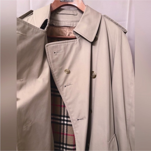 Vintage Burberrys’ Trench Coat - Made in England - Picture 10 of 13